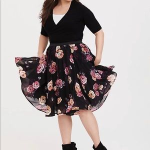 SOLD Torrid Chiffon Full MIDI Skirt